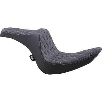 Predator III 2-Up Seat - Double Diamond - Black w/ Silver Stitching - Softail '06-'17